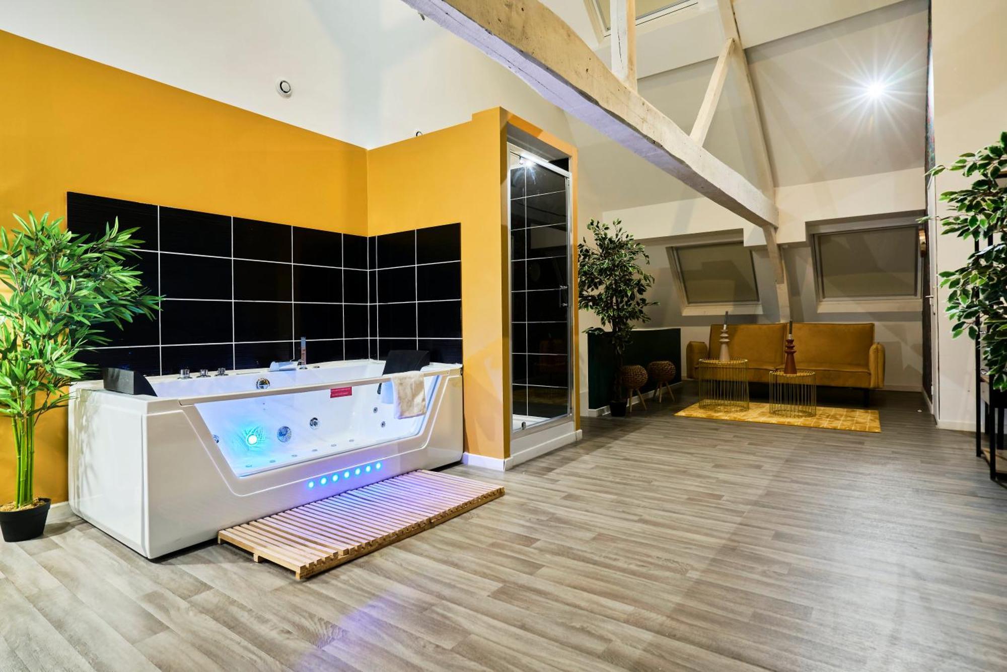 Ng Suitehome - Lille I Roubaix Centre I Grand Place - Balneo - Netflix - Wifi Exterior photo